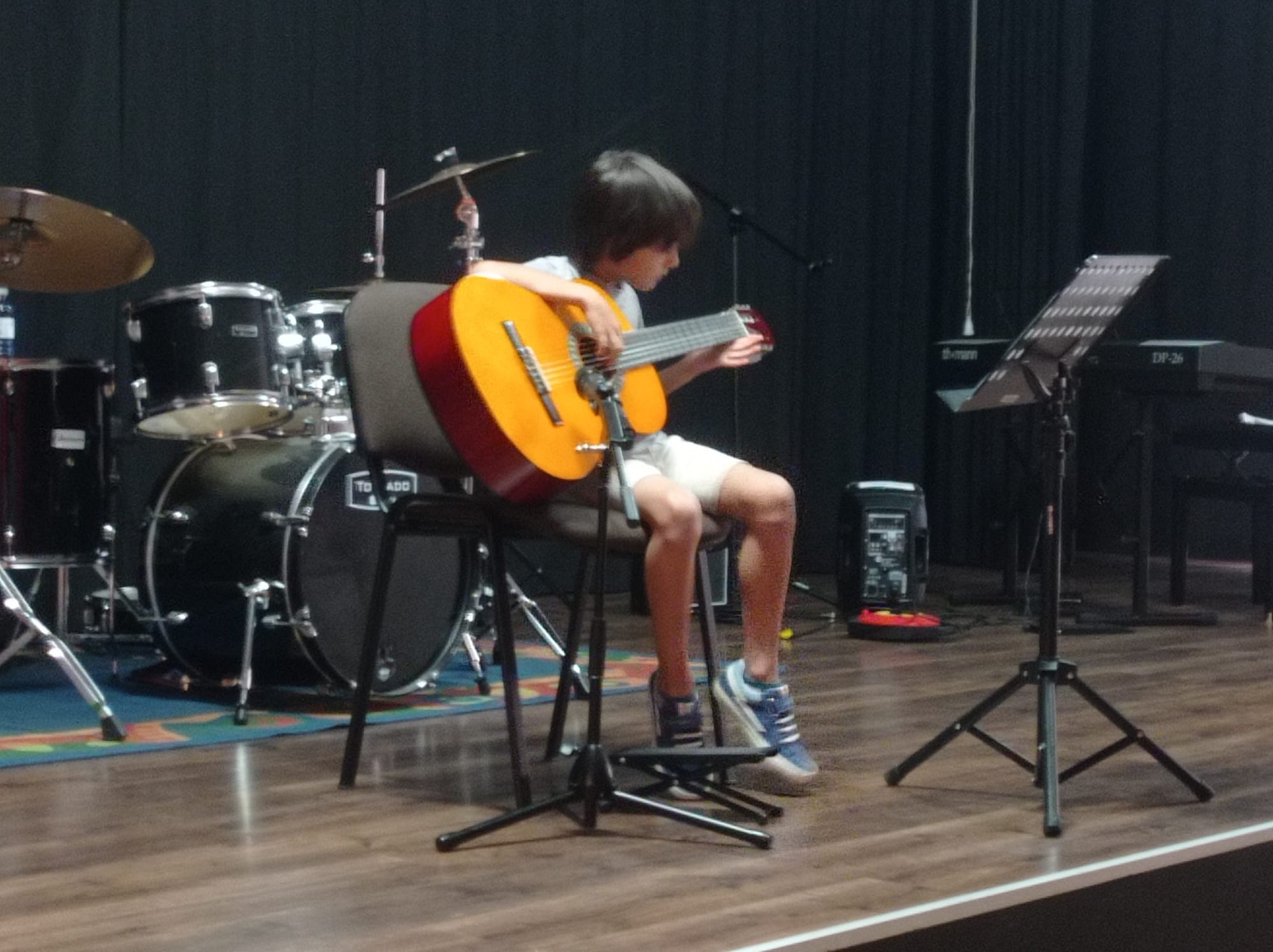 Audición de música 12 de junio