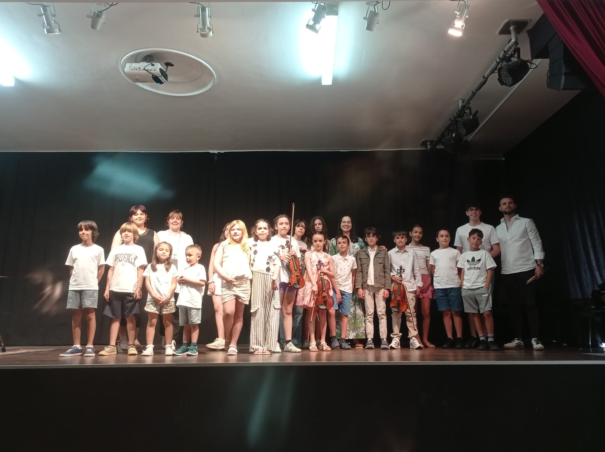 Exhibición de la Escuela de música e Instrumentos