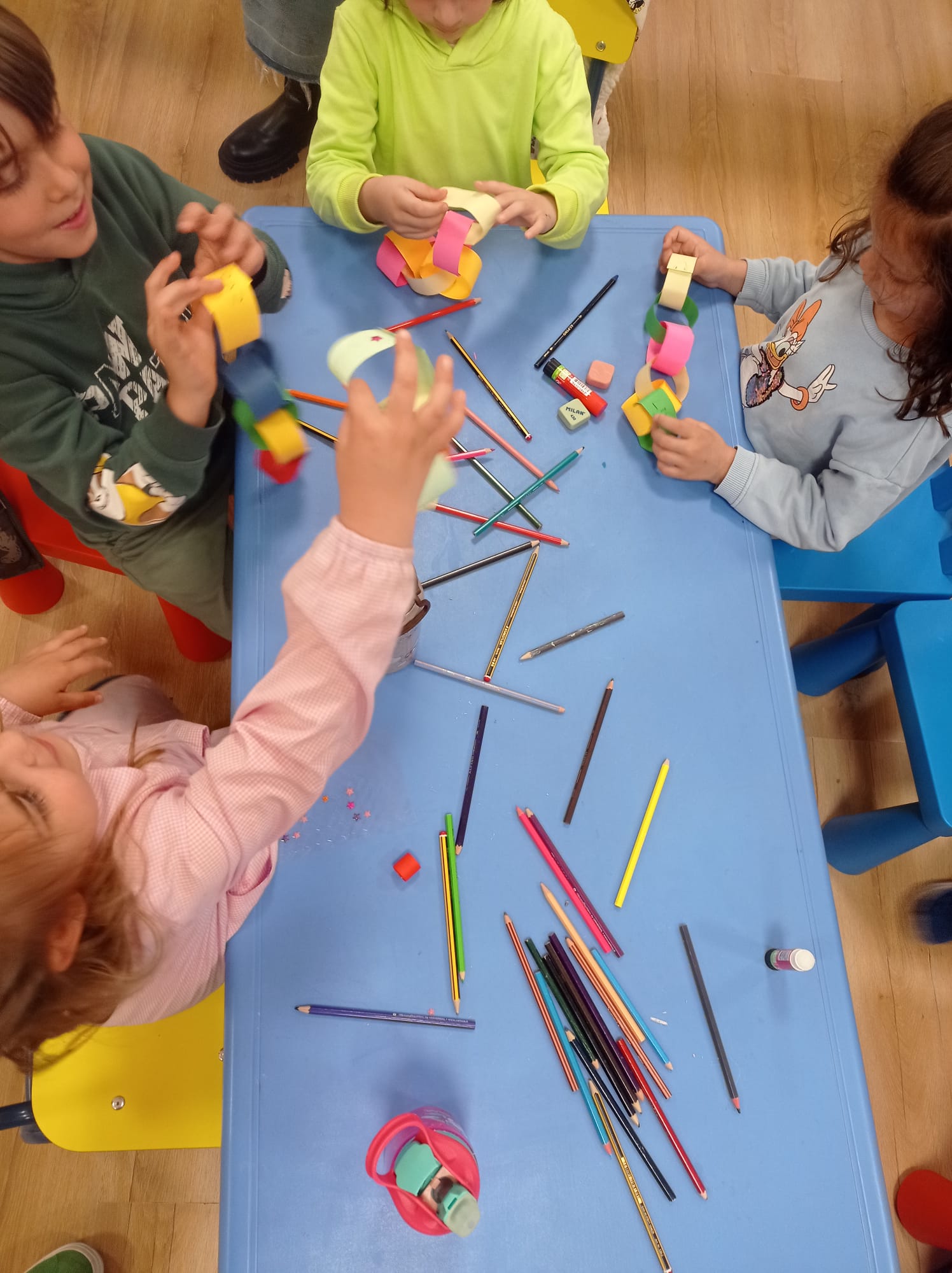 Manos creativas: taller manualidades